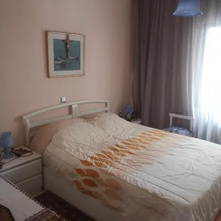 Comfortable In Kato Toumpa דירה *